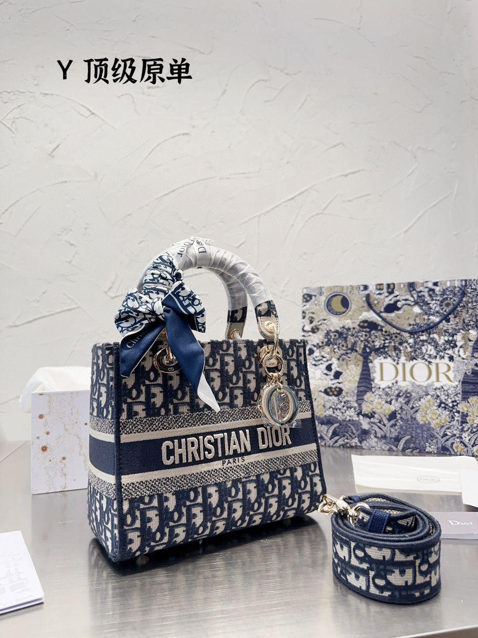 Lady Dior embroidery version