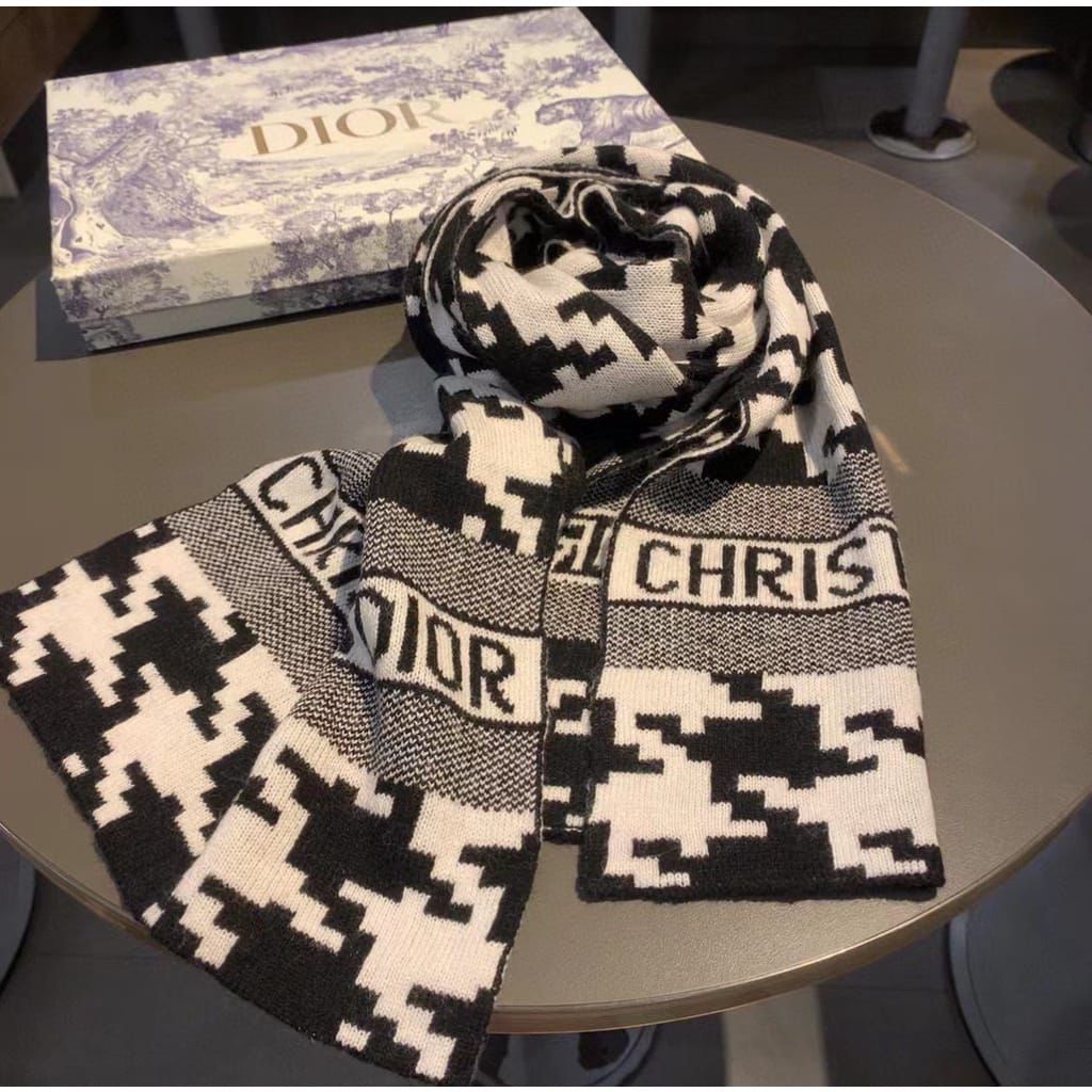 CHRISTIAN DIOR UNISEX MUFFLER