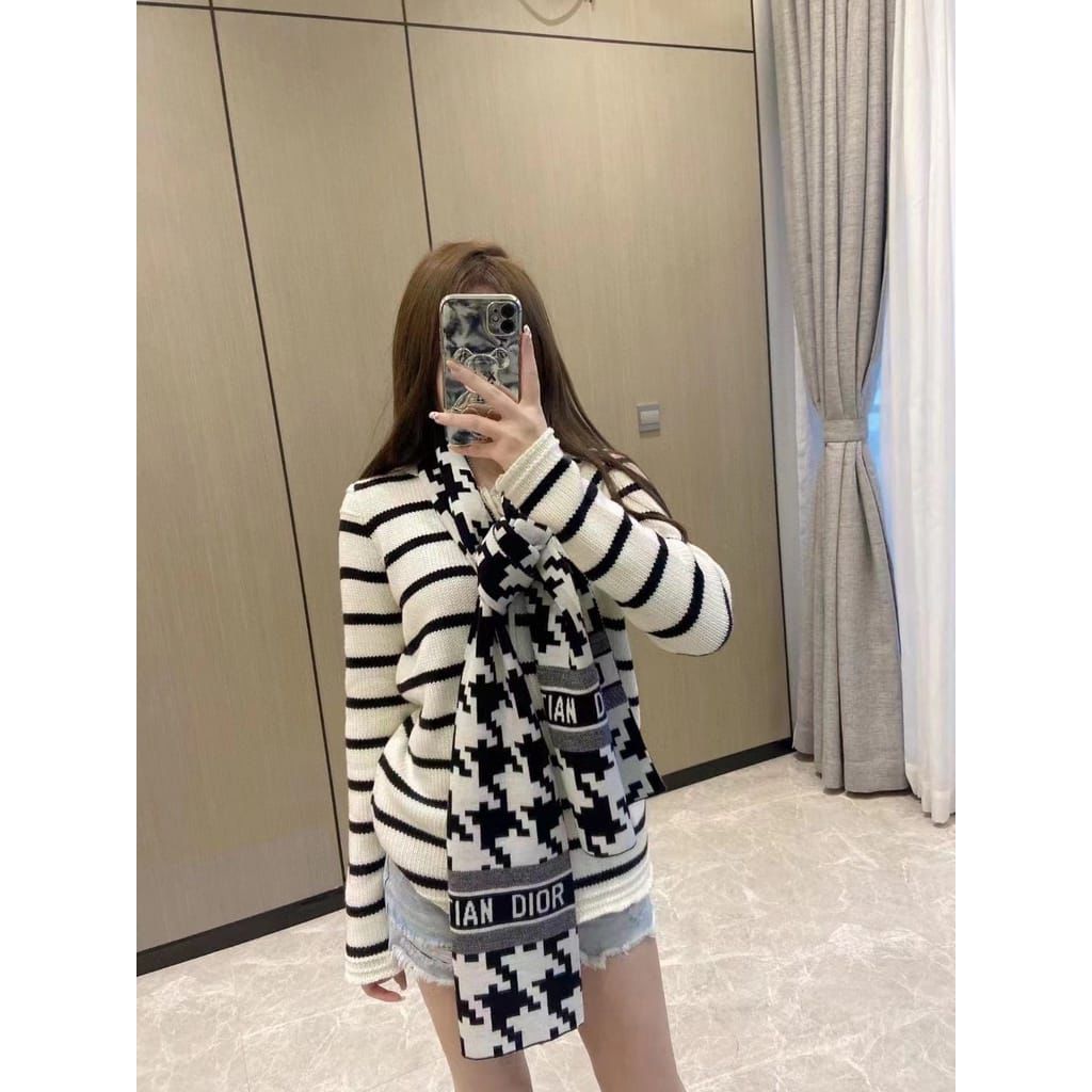 CHRISTIAN DIOR UNISEX MUFFLER