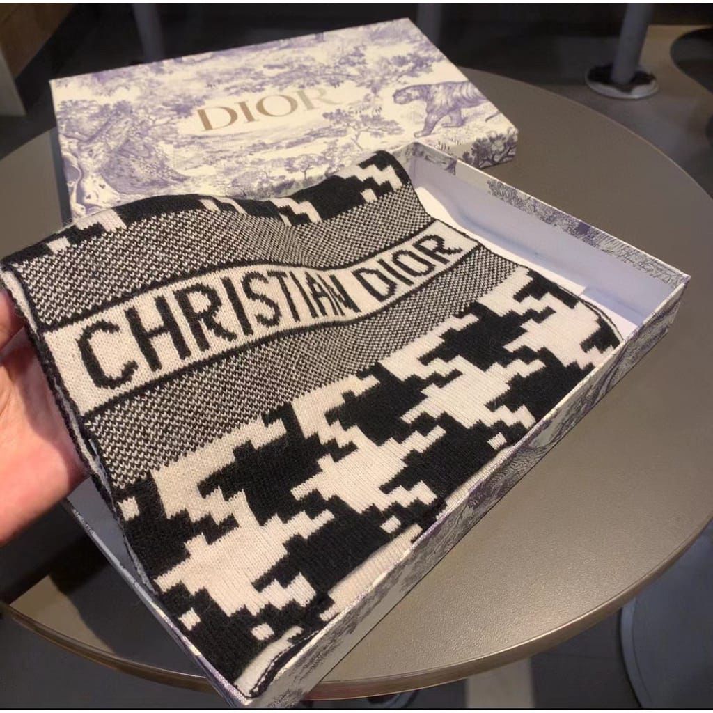 CHRISTIAN DIOR UNISEX MUFFLER