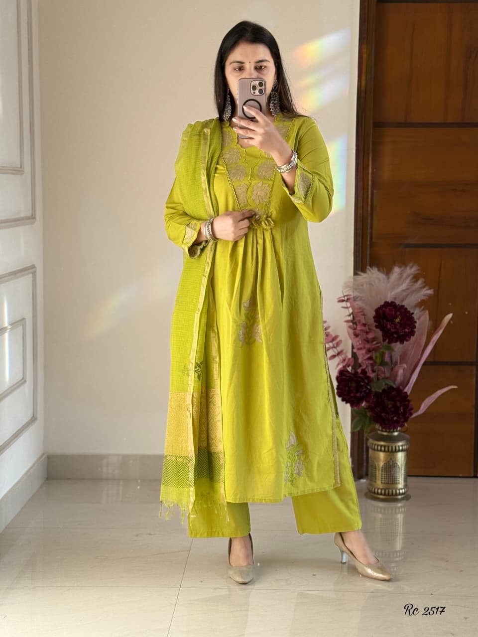 New straight kurta set with embroidered pattern